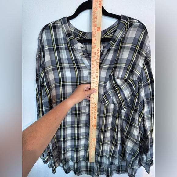 Lane Bryant Plaid Tunic Top Size 28 Blue Gray Black Rayon Long Sleeve - Picture 12 of 16